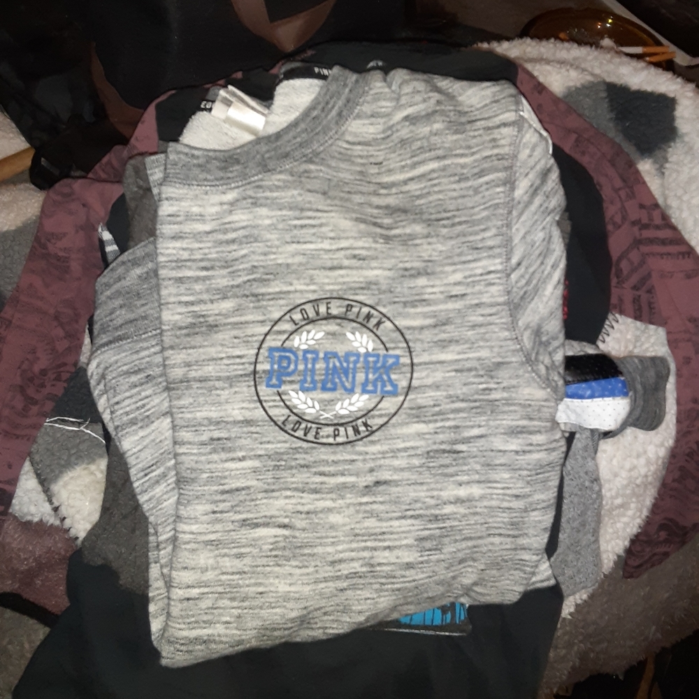 Clothing bundle - Picture 5 of 16